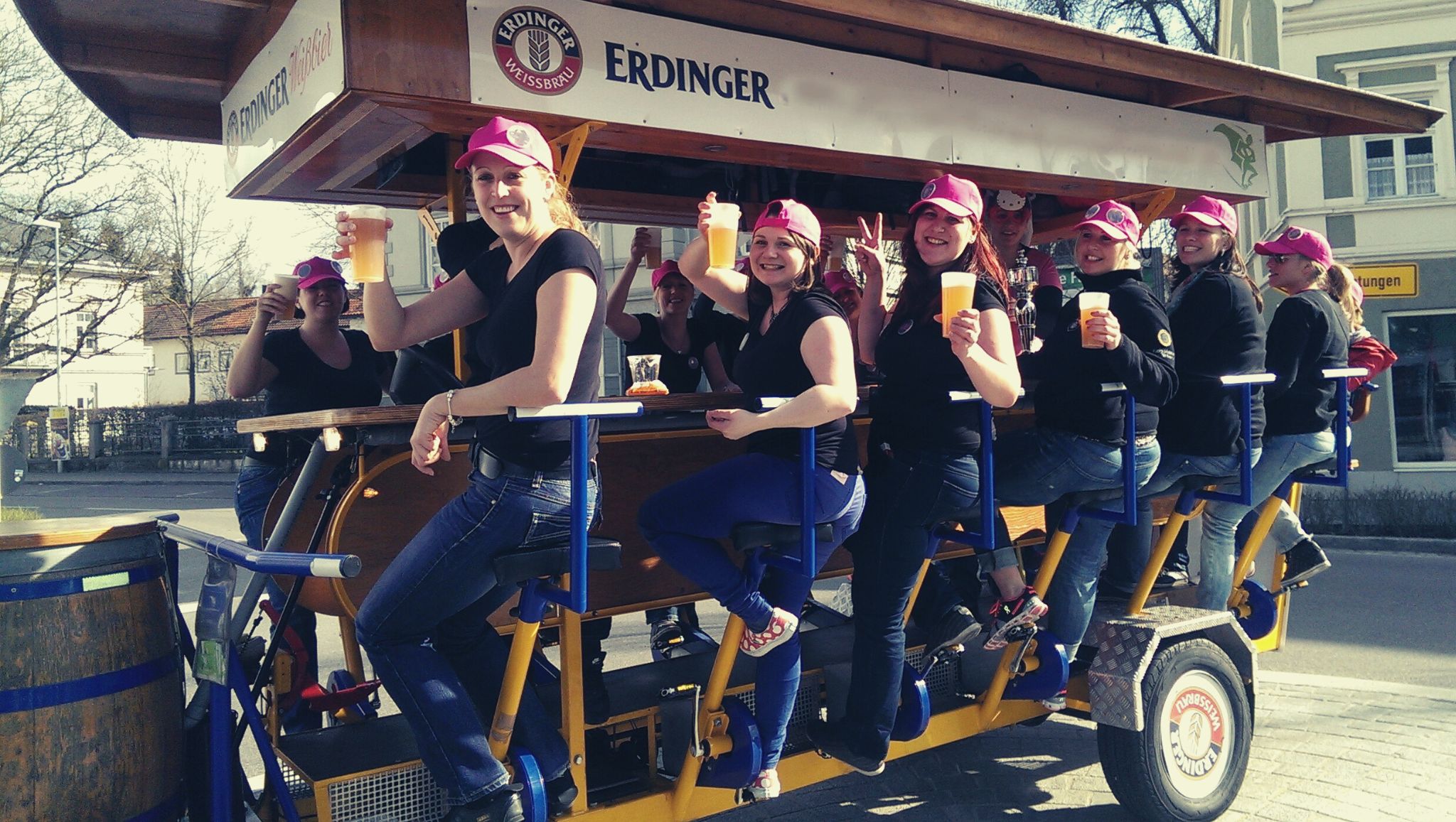 JGA-Bierbike-mit-Mister-Neo-in-Heidelberg