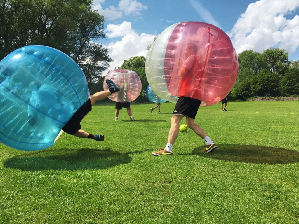 Bubble Soccer mit einer großen Gruppe am JGA